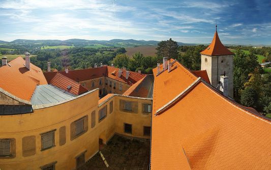 Grafenstein - Burg Blick von Turm auf der Burg